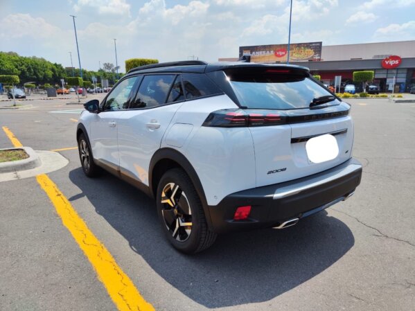 Peugeot 2008 1.2 turbo, Tela,  Aut. GT 2025